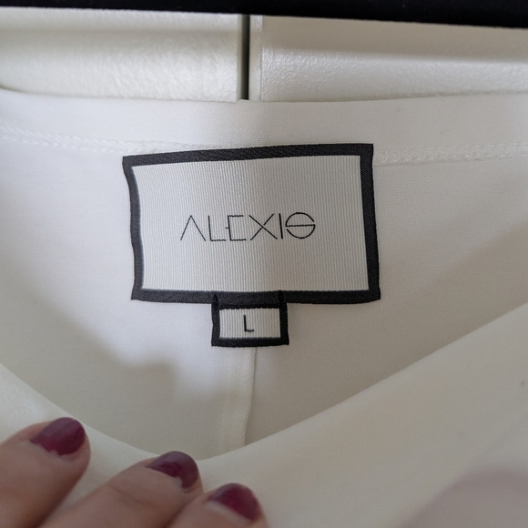 Alexis Blouse Gryffin Off the Shoulder Bell Sleeve Ruffle in Off White sz L - Picture 6 of 9